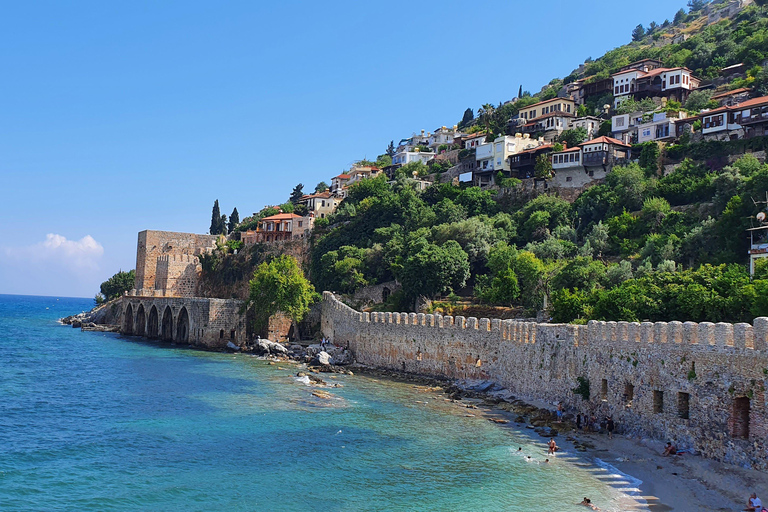 Alanya: tour della città con funivia, tour in barca e pranzo DimcayTour dei punti salienti di Alanya: Funivia, crociera in barca e attrazioni della città