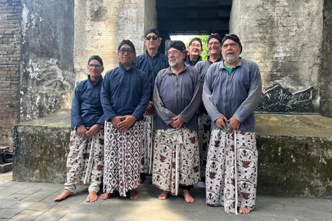 Yogyakarta: Kotagede Heritage by Becak, Market & Royal Tombs