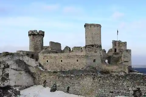 Krakow: "The Witcher" Ogrodzieniec Castle Private Tour