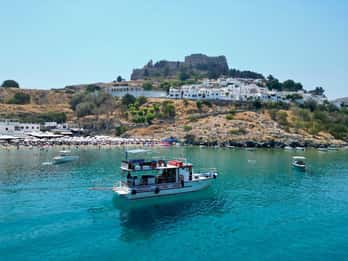 Kolymbia: Crociera di un giorno a Lindos con 2 soste per nuotare