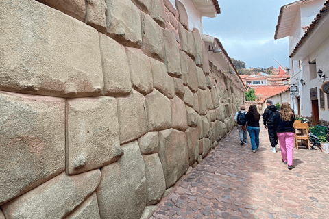 Walking tour Cusco: San Cristobal viewpoint and Andean music