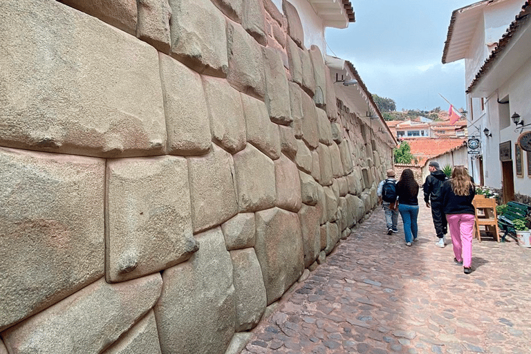 Walking tour Cusco: San Cristobal viewpoint and Andean music