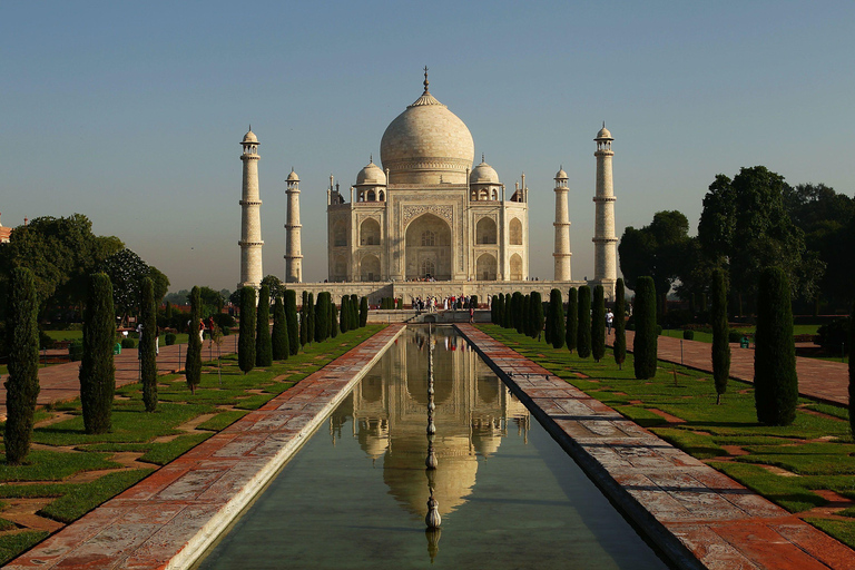 Pernoita exclusiva, Mohabbat -E- Taj City Agra Tour