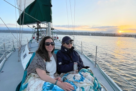 San Diego: Guided Sunset and Daytime Sailing Tour Sunset Sailing