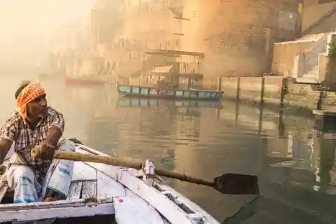 Nascer do sol em Banaras com passeio de barco e Ganga Aarti
