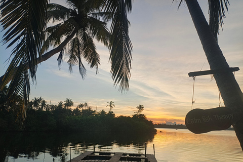 Hikkaduwa: Rathgama Lagoon Kayaking and Fish Therapy Tour
