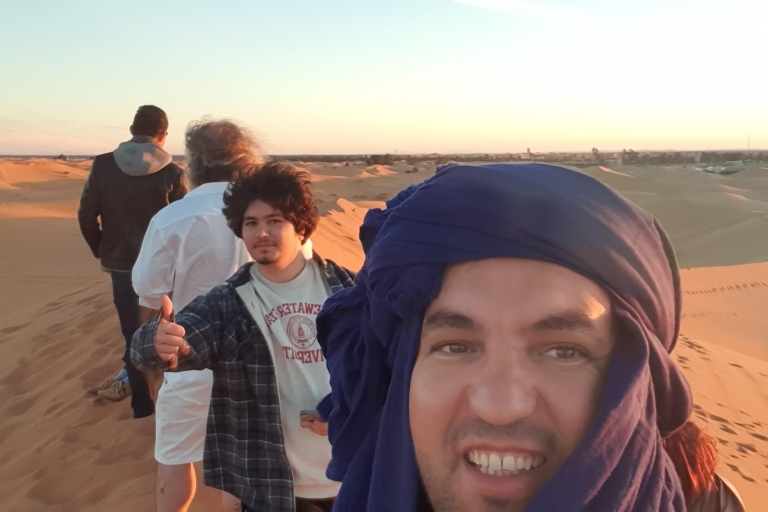Von Marrakech aus: Sonnenuntergang in der Wüste von Agafay, Kamelritt und Abendessen