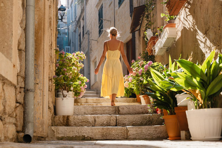 Dubrovnik: Private Old Town & Waterfront Photoshoot Standard: 20 photos | 30 mins