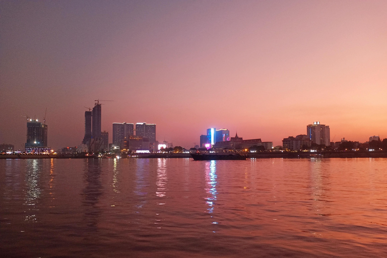 Phnom Penh: 2-tägige geführte Tour mit Königspalast und Markt