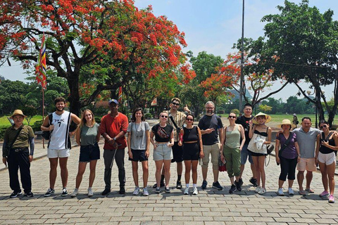 Depuis Hanoi : Ninh Binh - Trang An - Grottes de Mua - Déjeuner et busAu départ de Hanoi : Découvrez la beauté de Ninh Binh - Excursion d&#039;une journée