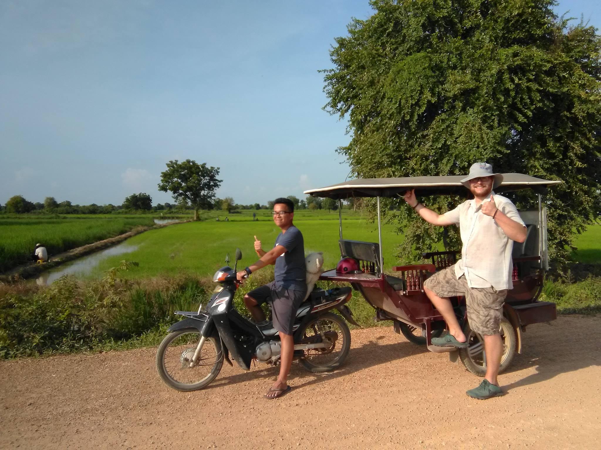 Tuktuk-Tour/Bambuszug/Landschaft/Tötungs- & Fledermaushöhle
