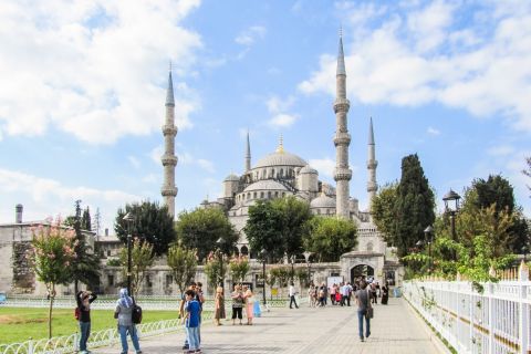 Istanbul: Blue Mosque & Hagia Sophia Guided Tour w/ Tickets