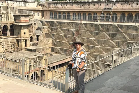 From Jaipur: Day Trip to Chand Baori and Bhangarh Fort