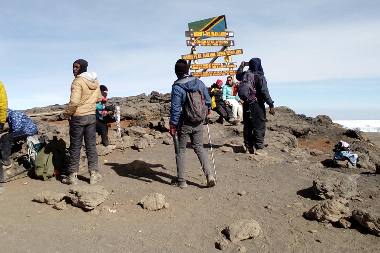 6 dagars fullmåneklättring på Kilimanjaro via Rongai-rutten