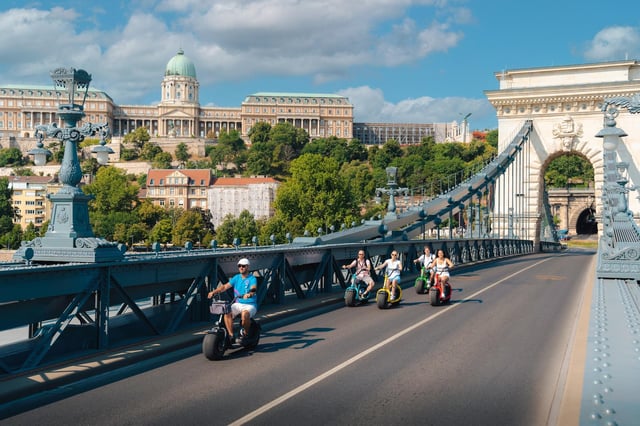 Budapest : Excursion en scooter électrique MonsteRoller