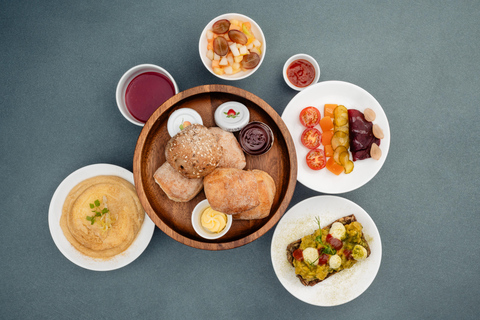 Berlin: Wieża telewizyjna Sphere Tim Raue Najwyższe śniadanieBerlin: Kula wieży telewizyjnej Tim Raue Najwyższe śniadanie