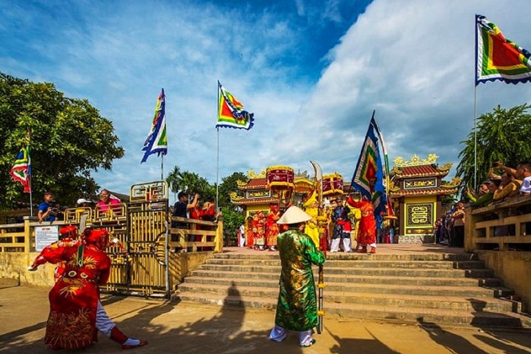 Hue Boat Tour On Perfume River