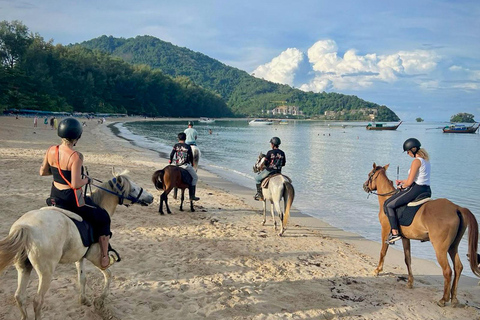 Aventure équestre sur la plage de PhuketEquitation 8:30 AM