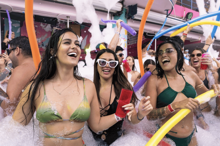 Cancun: Party Passport z wejściem do klubu VIP i promocjami na drinki