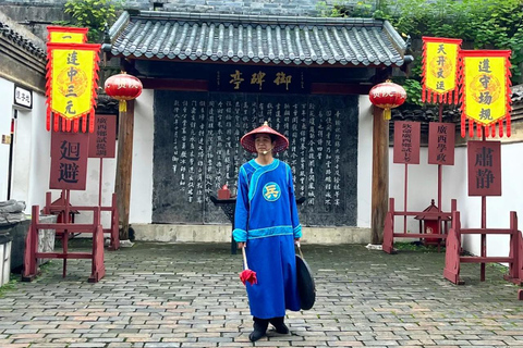 Guilin: Solitary Beauty Peak & Reed Flute Cave Private Tour Guilin: Solitary Beauty Peak & Reed Flute Cave & Tour Guide