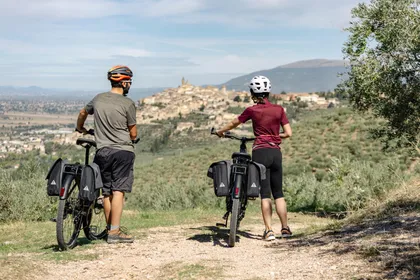 Umbrien: E-Bike-Verleih und Verkostung von frischem EV-Olivenöl