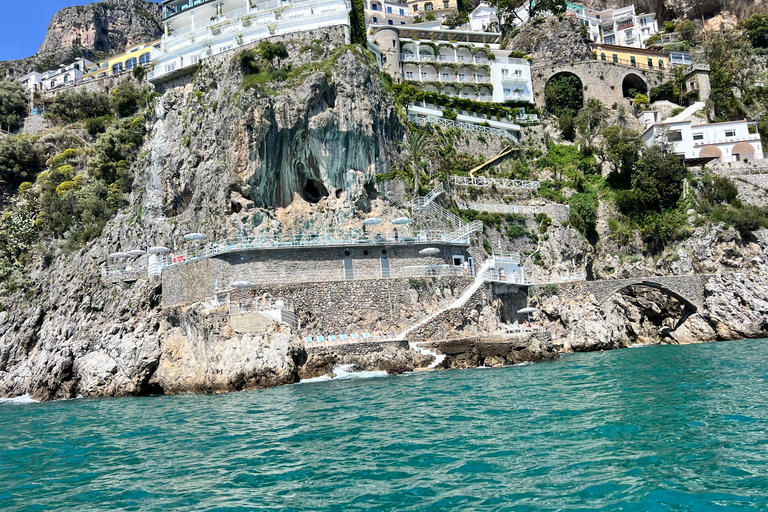 Amalfi Coast Boat Tour from Sorrento or Capri-Positano-Naples Boat tour on the Amalfi Coast from Sorrento