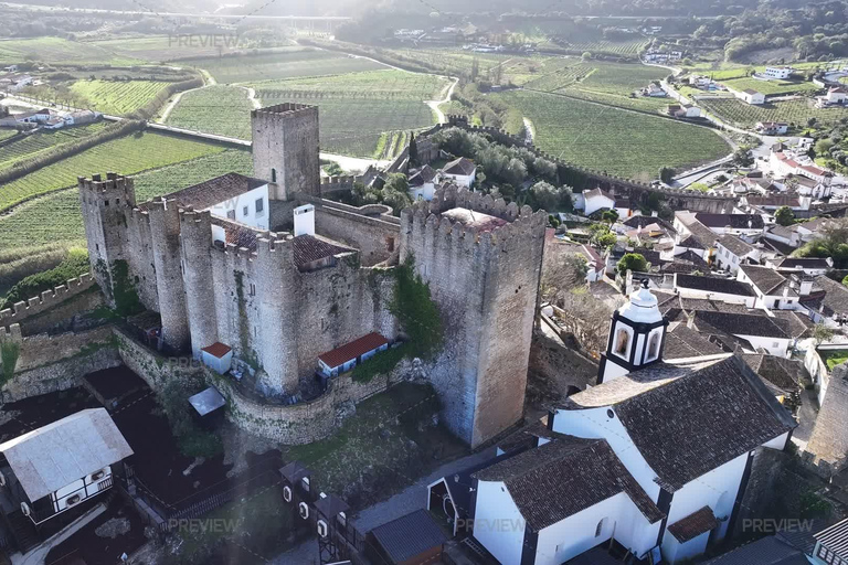 Lissabon: Dinosaurier-Fußabdrücke, Höhlen und Óbidos-TourTour für kleine Gruppen: Dinosaurierfußabdrücke, Höhlen und Óbidos