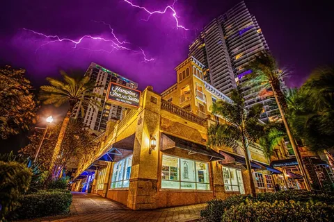 St. Petersburg: Ghosts and Spirits Haunted Walking Tour