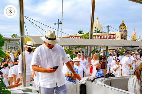 **Cartagena: Sunset Catamaran, Drinks & Night Party**