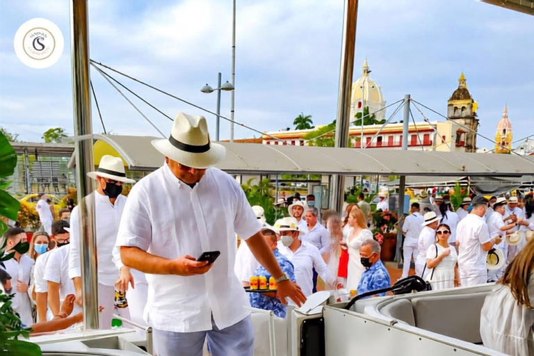 **Cartagena: Sunset Catamaran, Drinks & Night Party**