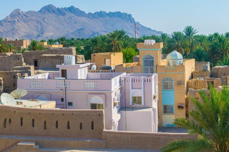 Muscat:Nizwa and Barakat AlMouz Private Day Trip with lunch