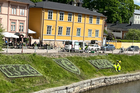 Helsinki: Porvoo Private Tour with Guide and Car