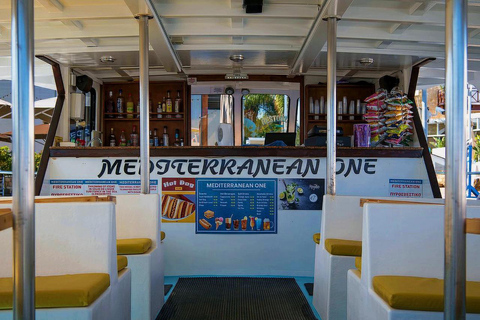 لاتشي رحلة بحرية على متن قارب واحد في بلو لاغون البحر الأبيض المتوسطرحلة بحرية صباحية