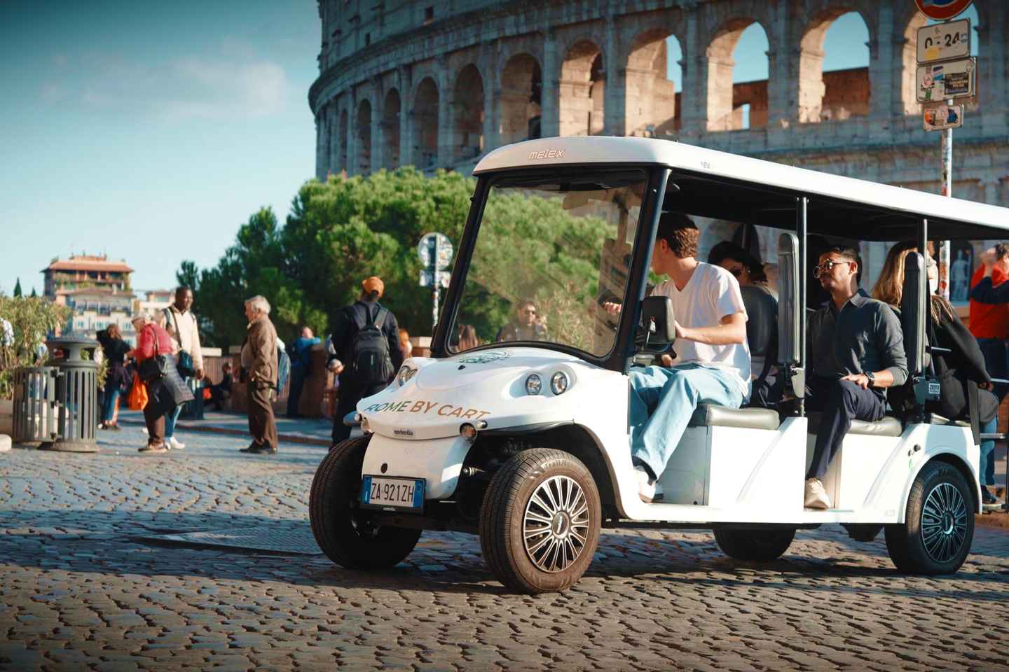Rome in Comfort: 3-Hour Private Golf Cart Tour with Food Tasting