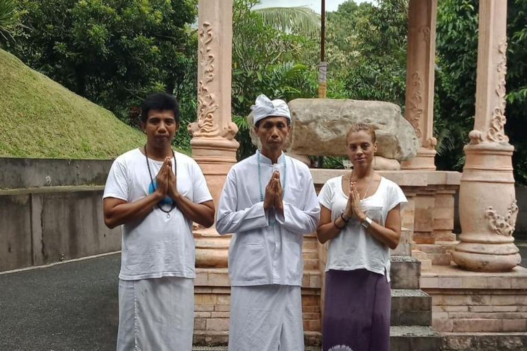 Bali: Visita espiritual com meditação e cerimónia Puja
