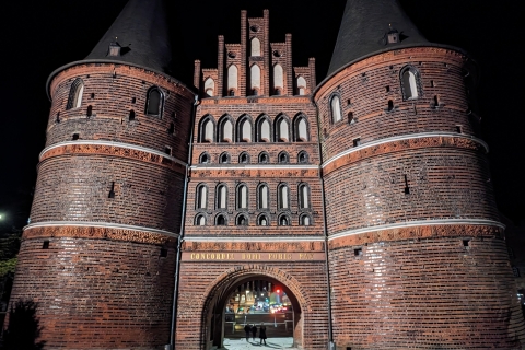 Lübeck Zwischen Grusel und Geschichte Stadttour zu Halloween (Lübeck entre le gruyère et l'histoire de la ville)Lübeck Zwischen Grusel und Geschichte Stadttour zu Halloween (Lübeck entre la glace et l'histoire de la ville)