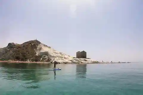 Punta Bianca Adventure: E-bike, snorkeling e natura selvaggia in Sicilia
