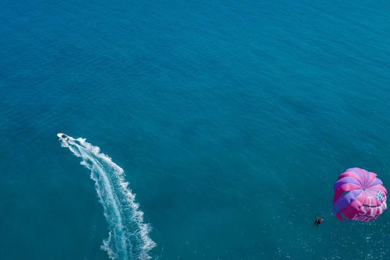 Corfù: Esperienza di parasailing per 2 persone a Sidari