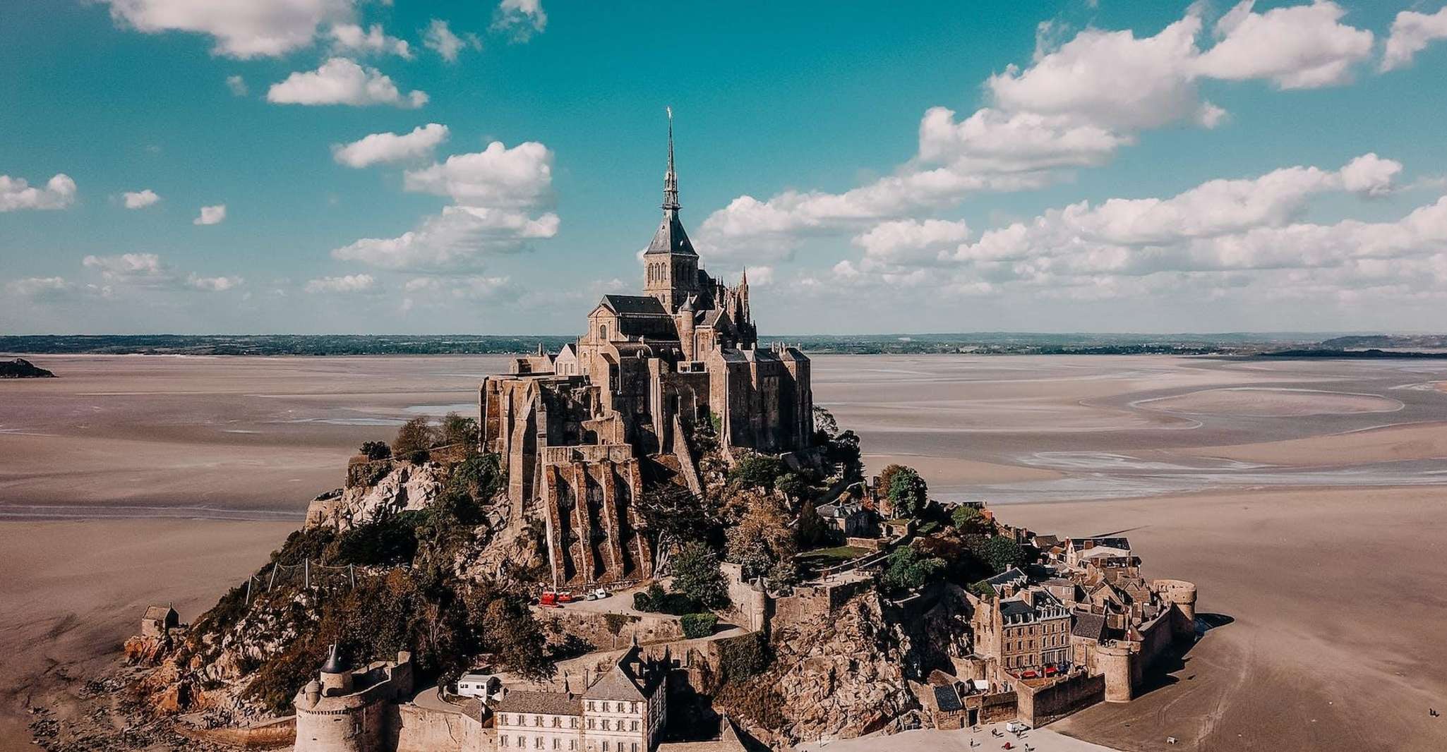 Mont Saint-Michel , The History Digital Audio Guide - Housity