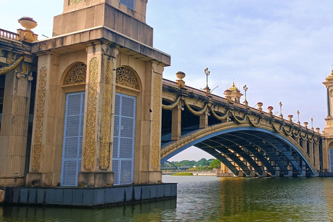 Kuala Lumpur: Putrajaya Tour med traditionell båtkryssning