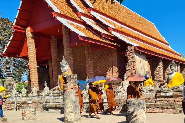 All-in-One Market Experience: Railway & Floating Wonders MaeDamApm + English Tour Guide