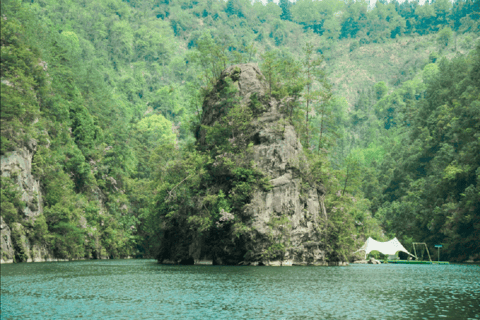 Zhangjiajie: Baofeng Lake or Huanglong Cave Day Trip Baofeng Lake + Junsheng Painting Academy or Tujia Brocade