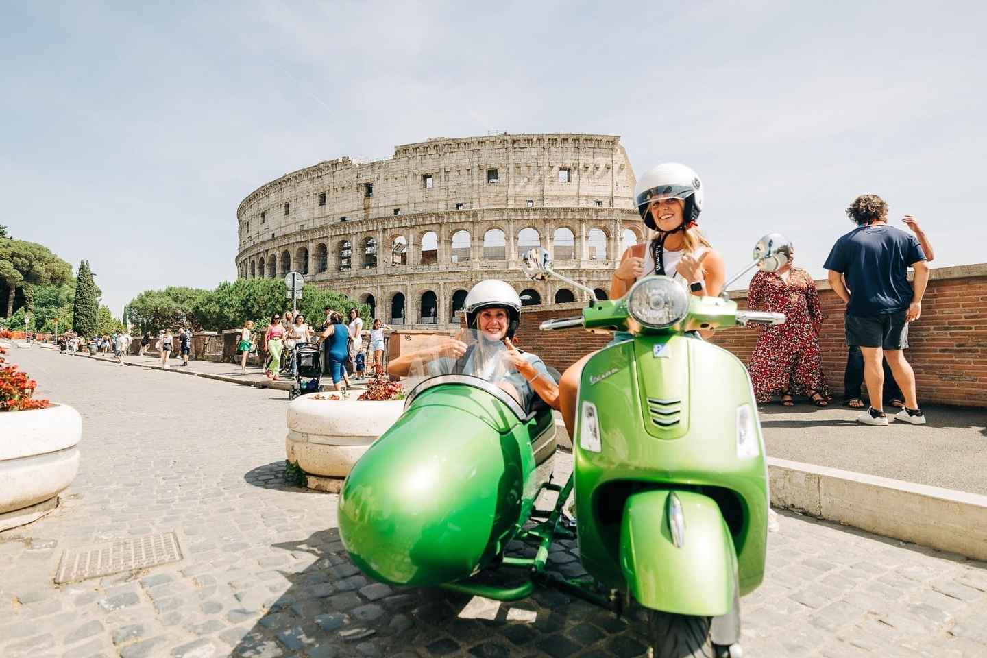 Roma: Destacados y Joyas Escondidas, Tour Guiado en Sidecar Vespa