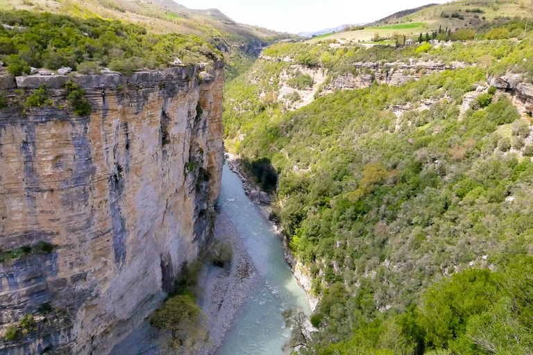 De Berat: excursão de um dia às cachoeiras de Bogovë