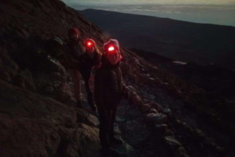 Teneryfa: Wejdź na Teide, aby zobaczyć wschód lub zachód słońcaTeneryfa: Wędruj po Teide nocą, aby zobaczyć wschód słońca