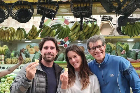 Bogotá: Paloquemao Market Tour with Fruit Tasting