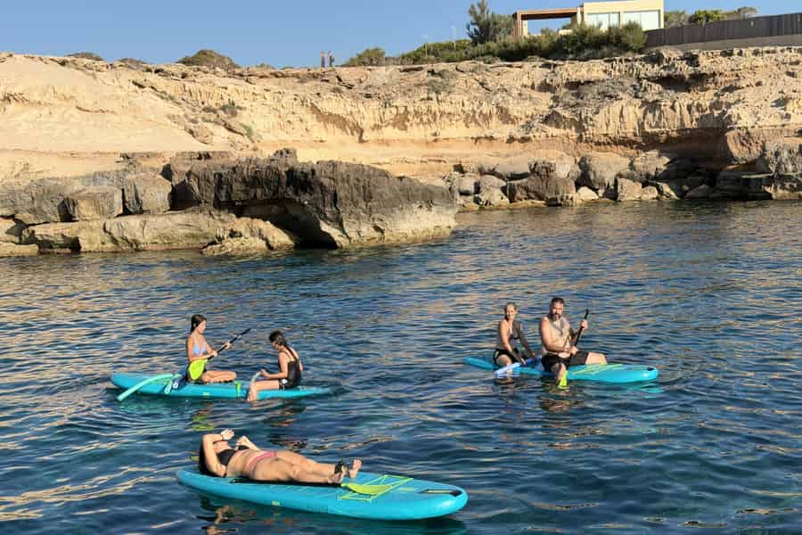 Ibiza: Bootsfahrt mit Meereshöhlen und Schnorcheln, mit Getränken & Tapas. Foto: GetYourGuide Ibiza: Bootsfahrt mit Meereshöhlen und Schnorcheln, mit Getränken & Tapas. Foto: GetYourGuide