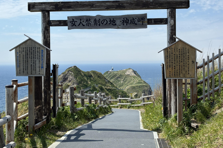 Sapporo: Shakotan Blue Coast and Otaru Canal Private Tour