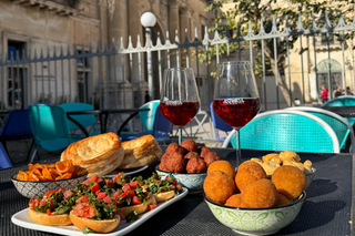 Lecce: Guided Street Food Walking Tour with Food and Wine