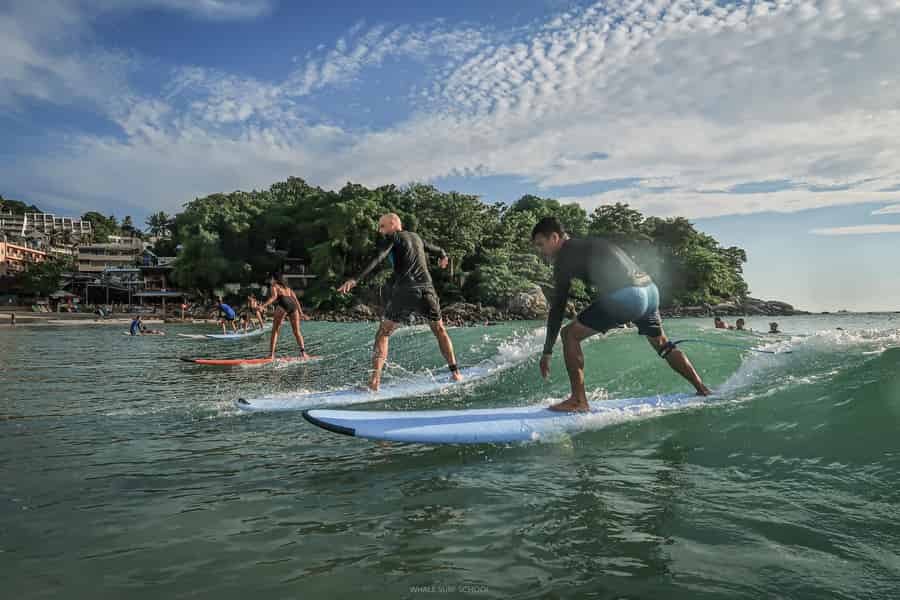 Phuket: Surfkurs für Anfänger in Kata Beach. Foto: GetYourGuide Phuket: Surfkurs für Anfänger in Kata Beach. Foto: GetYourGuide